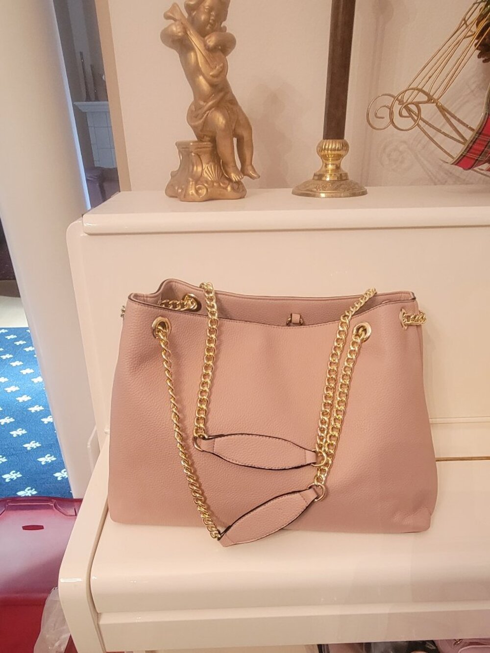 **Pretty pink large leather fashion tote!  Gold chain. New, never used. NO BRAND